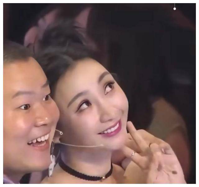 柳岩身材抢镜从你的全世界路过发布会小岳岳倾倒网友