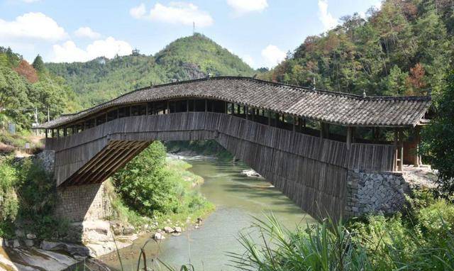 佼佼者,仙居桥位于罗阳镇仙稔乡仙居村水尾,始建于明景泰四年(1453年)