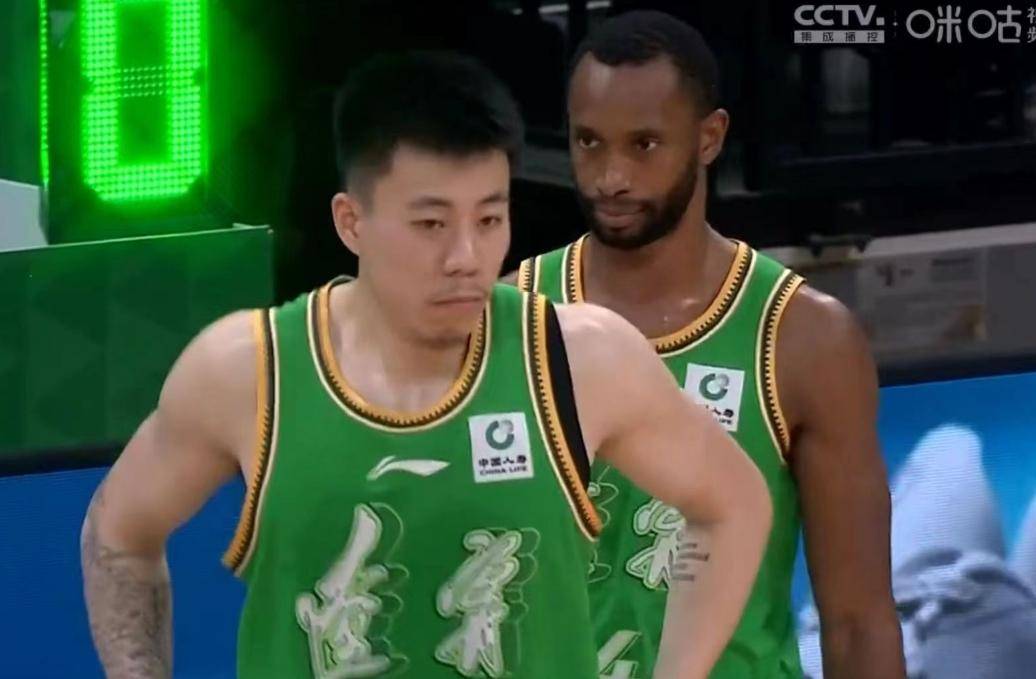 辽宁男篮力克深圳,赵继伟26 10张镇麟21 7,弗格8中1贺希宁30分