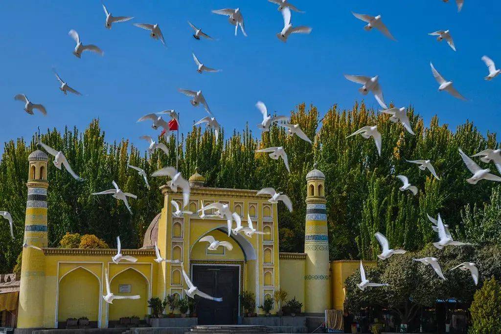 2024年上海援疆包机再次启动一起探秘千年古城的前世今生