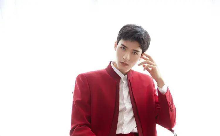 龚俊从东华大学走向大银幕的闪耀之星