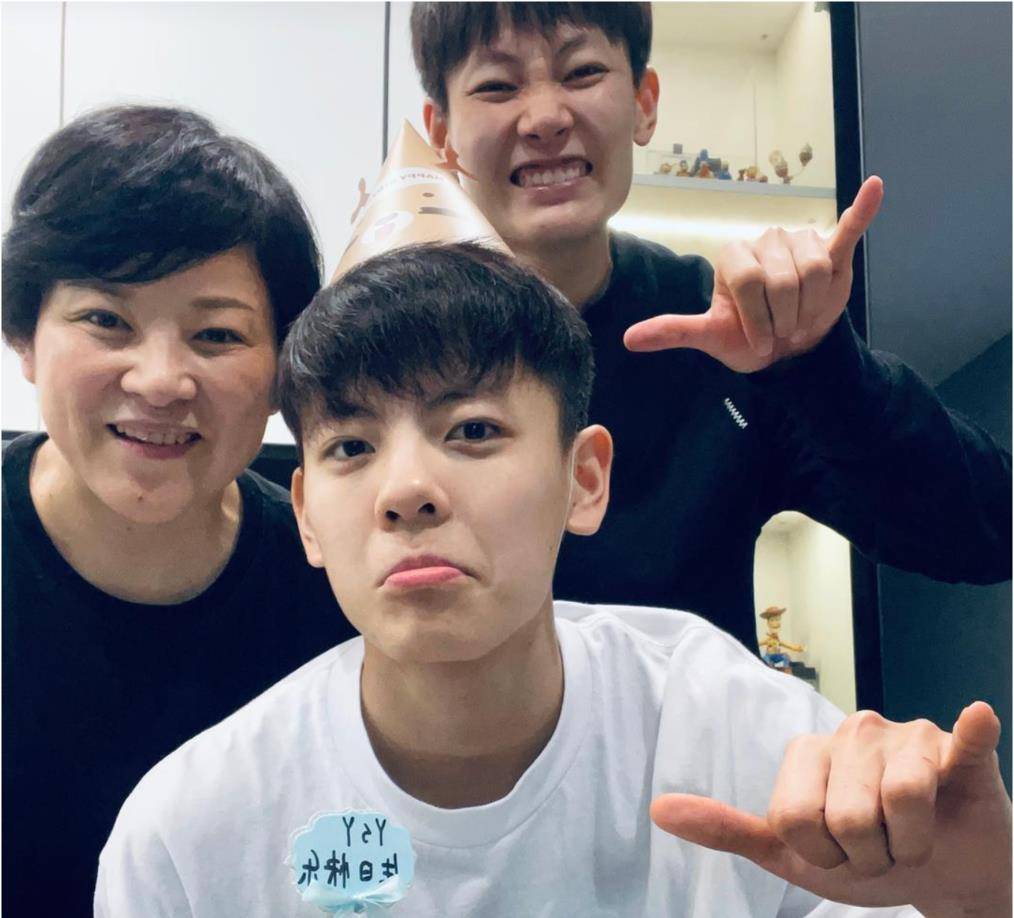 原创00后运动员杨舒予颜值在美女与帅哥间切换网友不信是同一人