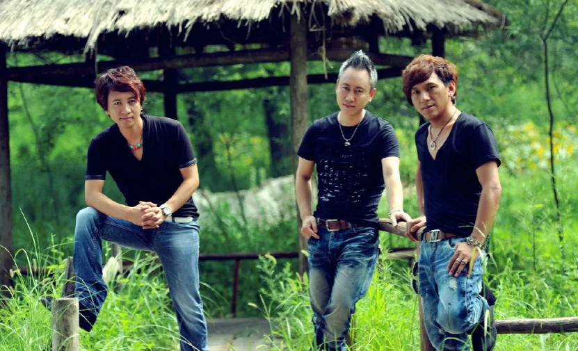 从爆红到落寞的9个组合有人街头摆摊有人因私生活混乱被唾弃