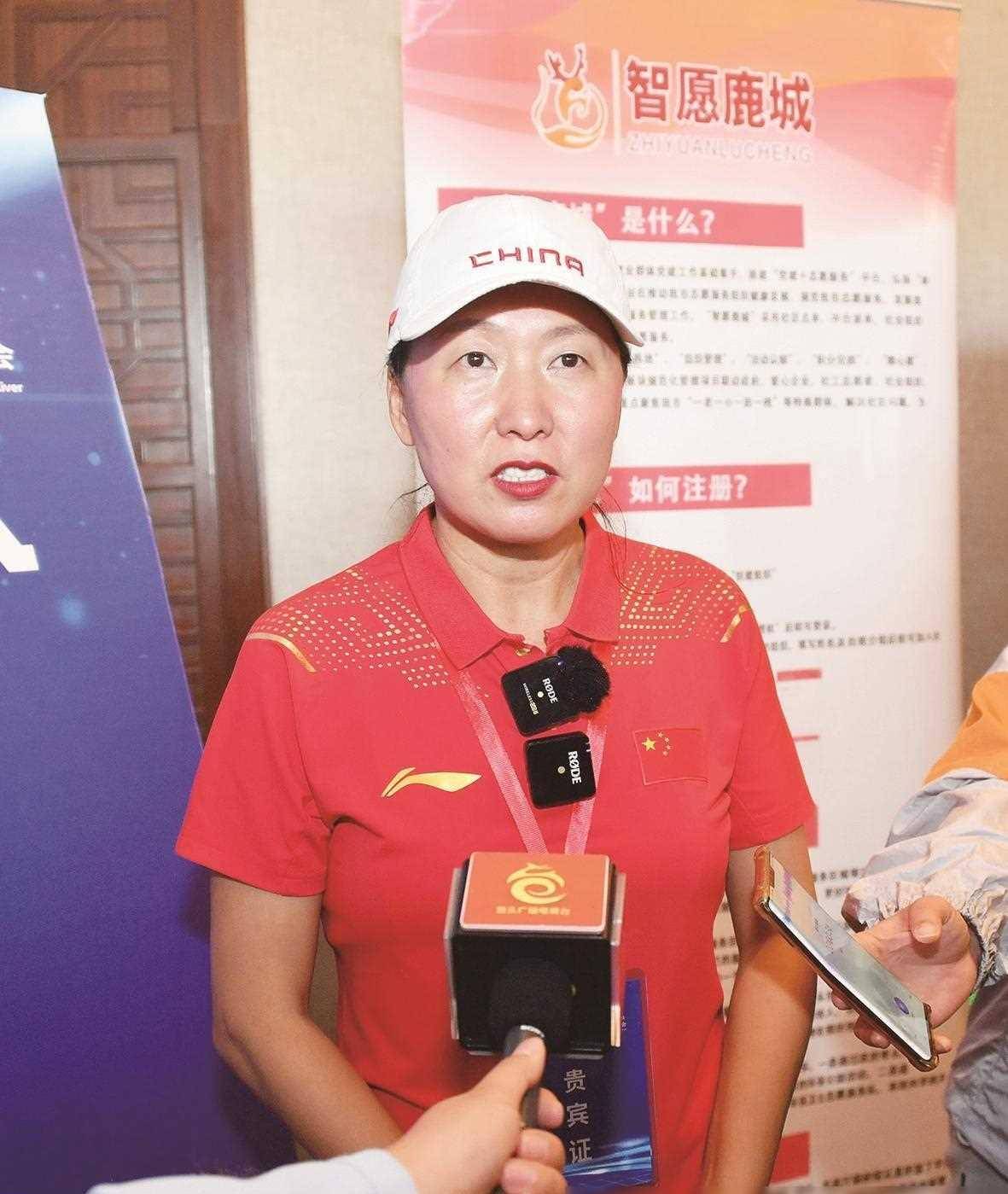 奥运冠军王军霞:退役移居国外,3个孩子3个爹,如今回来现身频_生活