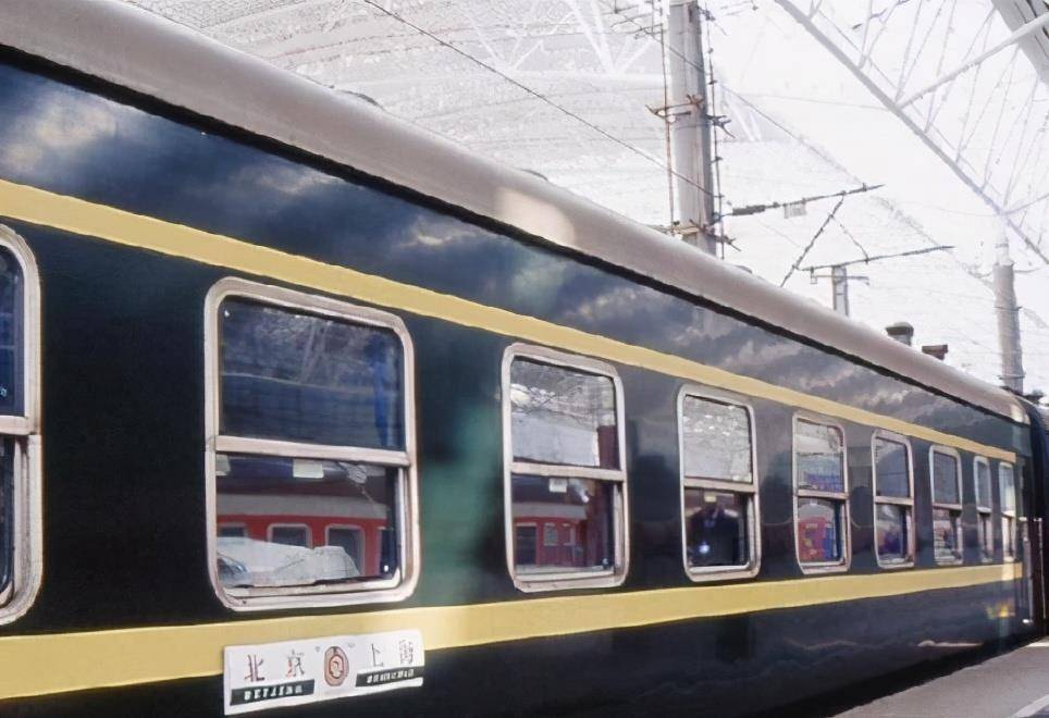 为何火车一过0点就要强行拉窗帘呢除了挡光还有一个重要因素