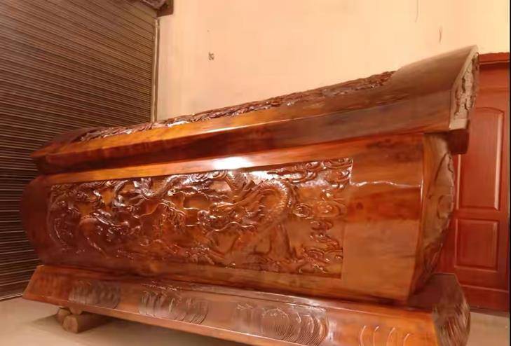 原创成都发掘出17具船棺都是由金丝楠木打造专家称价值不可估量