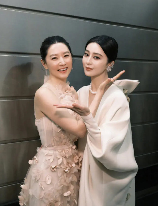 原创香港这一夜躲过了赵丽颖蒋勤勤我却被42岁劣迹艺人惊艳了