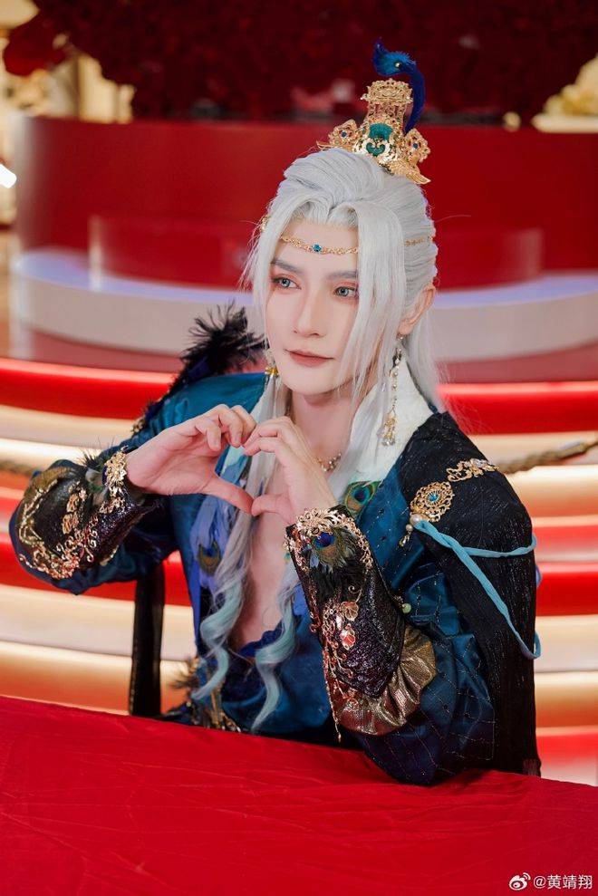 靠颜值征服cos圈15年后,35岁男星开始转行筹拍民国剧_黄靖翔_时装