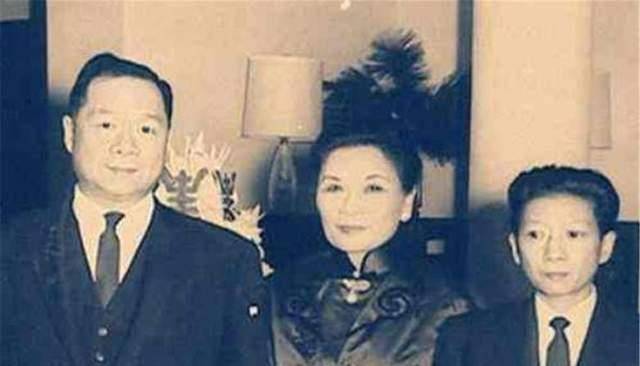 民国美女出生名门个性张扬爱穿男装名将与其相亲我不敢娶