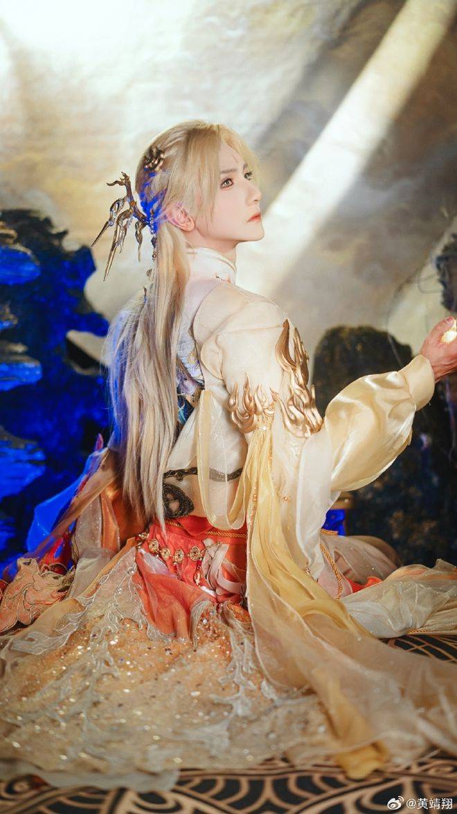 靠颜值征服cos圈15年后,35岁男星开始转行筹拍民国剧_黄靖翔_时装