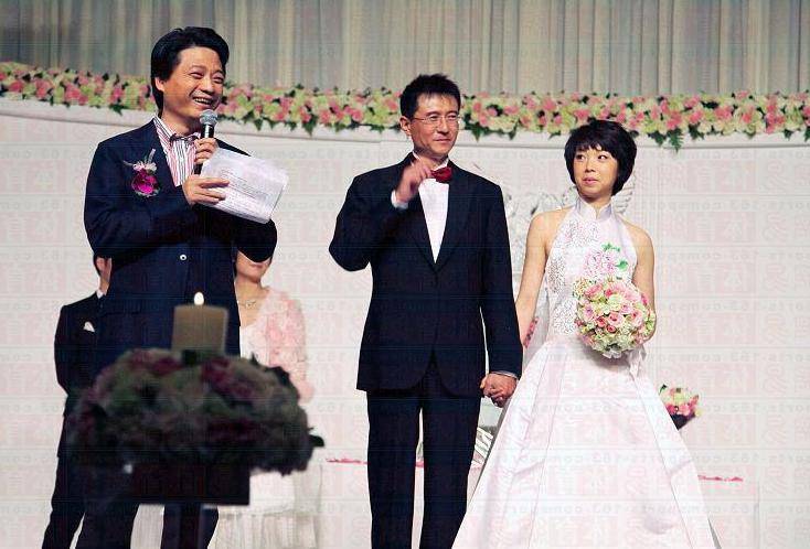 原创与袁立相爱同居12年转身却娶张怡宁为妻富商徐威全靠岳母撑腰