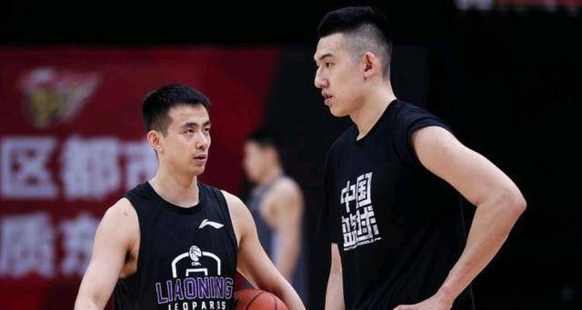 杨鸣对三人仍然不满,赵继伟提出质疑,球迷有话说_外援_付豪_深圳