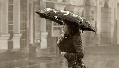 多年来一直有人不断地研究这幅著名的《雨中女郎》,最终提出了与之