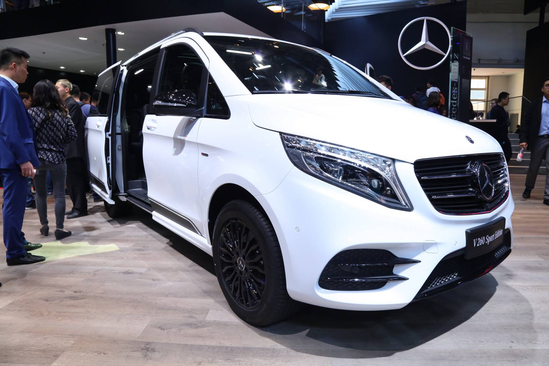 工作出行臻选,奔驰v级强势登场_搜狐汽车_搜狐网