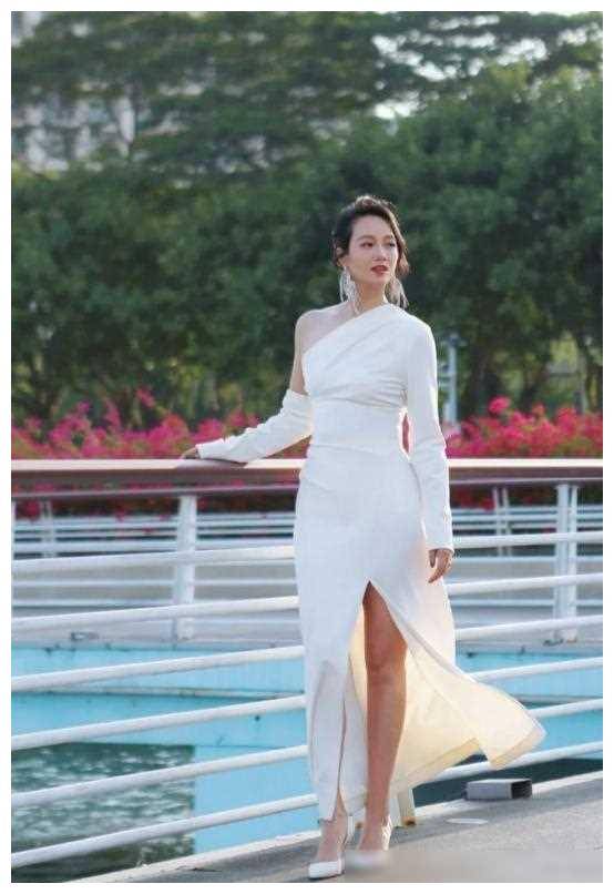 长沙40岁的郭碧婷,智慧盈满给女星上课,精彩夜晚!_舞台_表演_时尚