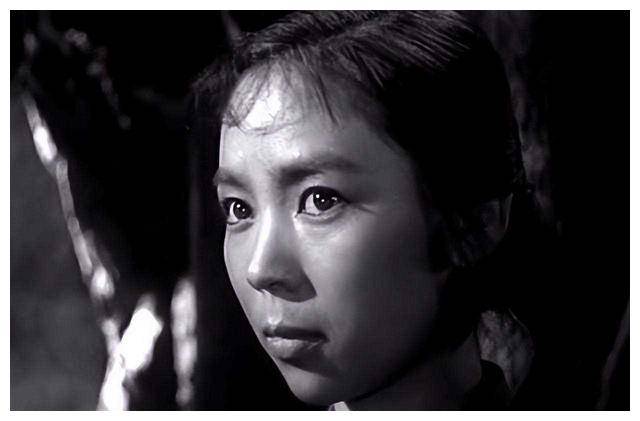 刘尚娴,因扮演"王芳",婚姻美丽,"英雄儿女"走红._事业_家庭_爱情