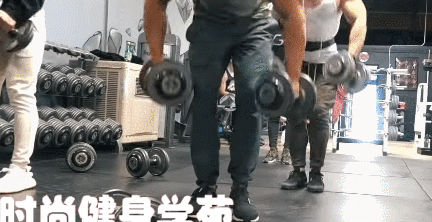 如何练成宽大虎头肩跟着健体冠军短腿小萝卜一起来虐三角肌