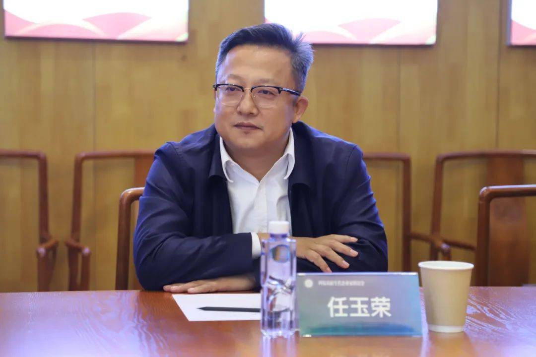 西安市新生代企业家联谊会常务副会长任玉荣就自身参加商会组织的感受