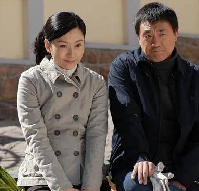 原创何冰同学聚会白捡一个老婆没钱结婚妻子倒贴五千恩爱幸福