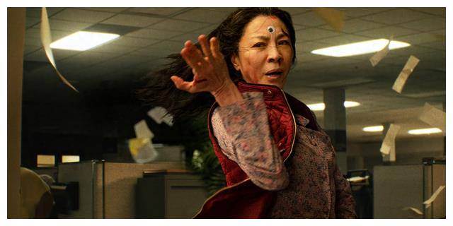 原创奥本海默完胜夺7项大奖红毯女星辉煌对决