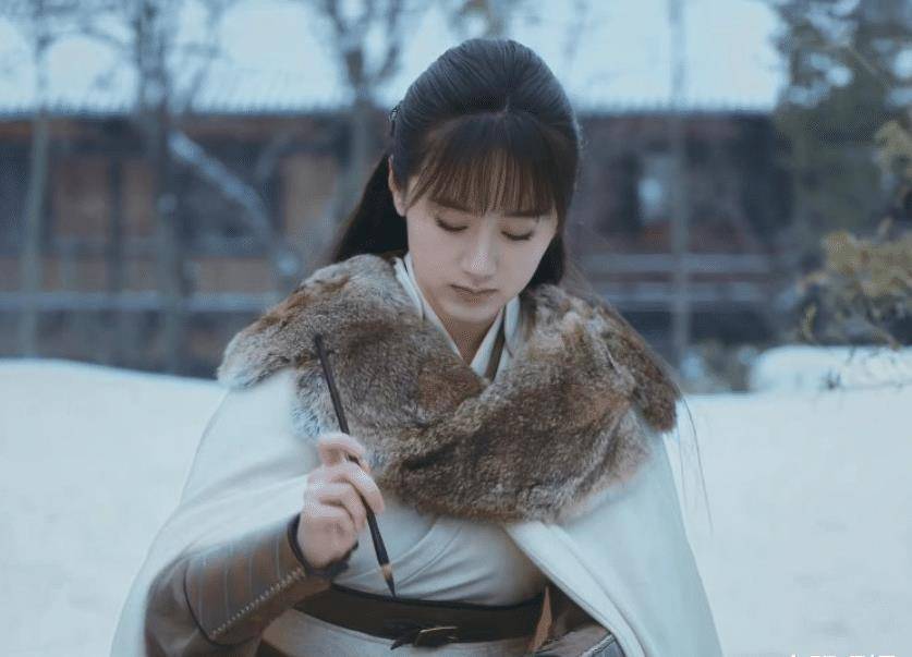 都说"褚璇玑"是袁冰妍的巅峰,看到"莫山山",我承认