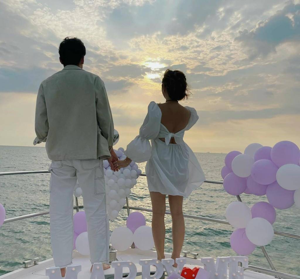 张振朗旧爱宣布结婚游艇被求婚晒巨钻未婚夫身份神秘婚宴敲定