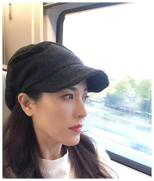 原创揭秘娱乐圈素颜十绝谁是清新脱俗的最美素颜女神