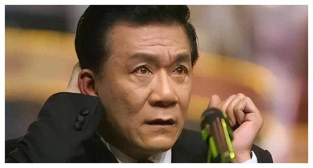 侯耀文墓旁风景迷人林妹妹之墓花海缤纷汉白玉雕像引人心醉