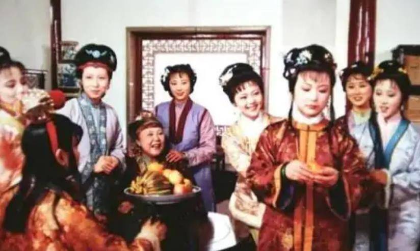 甄家二姑娘,真实身份被揭开后,才知道是她害了贾府_人际关系_红楼梦