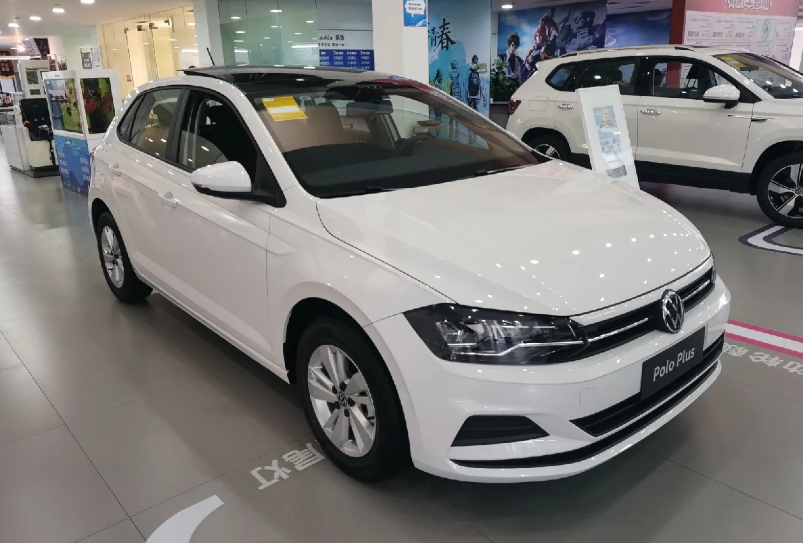 选购小型两厢车该选燃油车还是电动车,polo,飞度过时了吗?