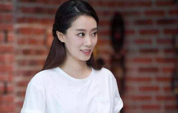 曾被嘲讽打压如今35岁逆袭斩获金鸡影后张小斐到底有多低调