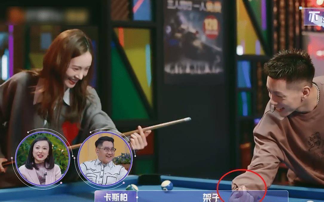 原创卡斯柏贴身撩金晨金爸明显不满意金晨的表情却暴露真实想法