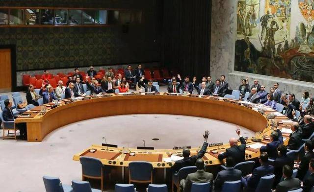 普京再放狠话:俄罗斯准备使用核武器,全球屏息以待