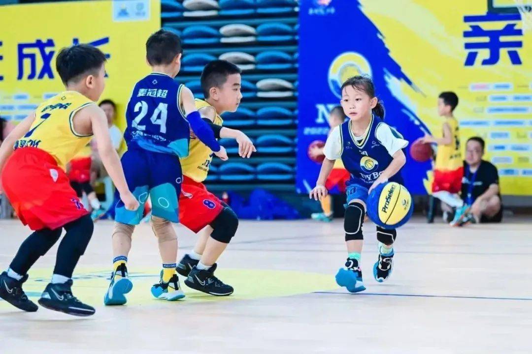 nybo未来星丨千万关注粉丝团宠火爆全网冰淇凌妹妹成小篮球新标签_邓