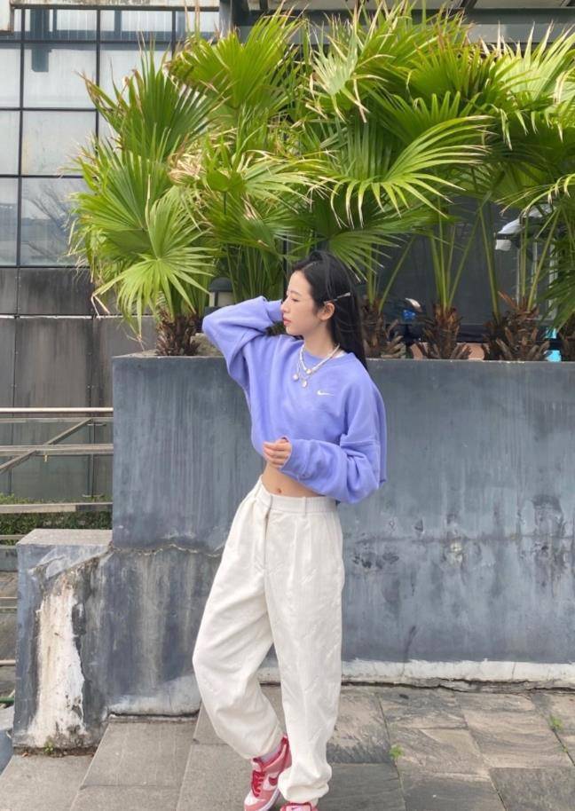 明星微博运营成穿搭博主周雨彤是第一人告别土味就这么穿