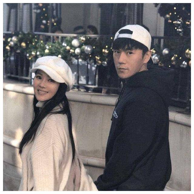 今天,我们要聚焦的是秦昊和伊能静这对让人啧啧称奇的明星cp.