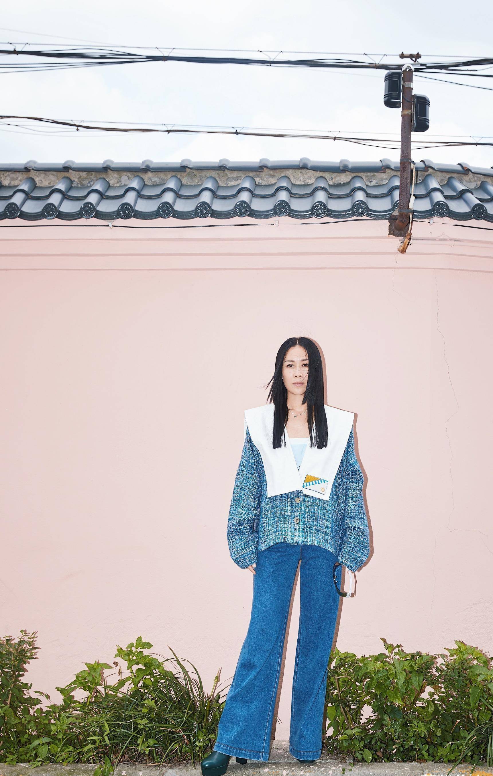 原创那英紧跟穿搭潮流尝试男友风和下衣失踪时尚又不失英气