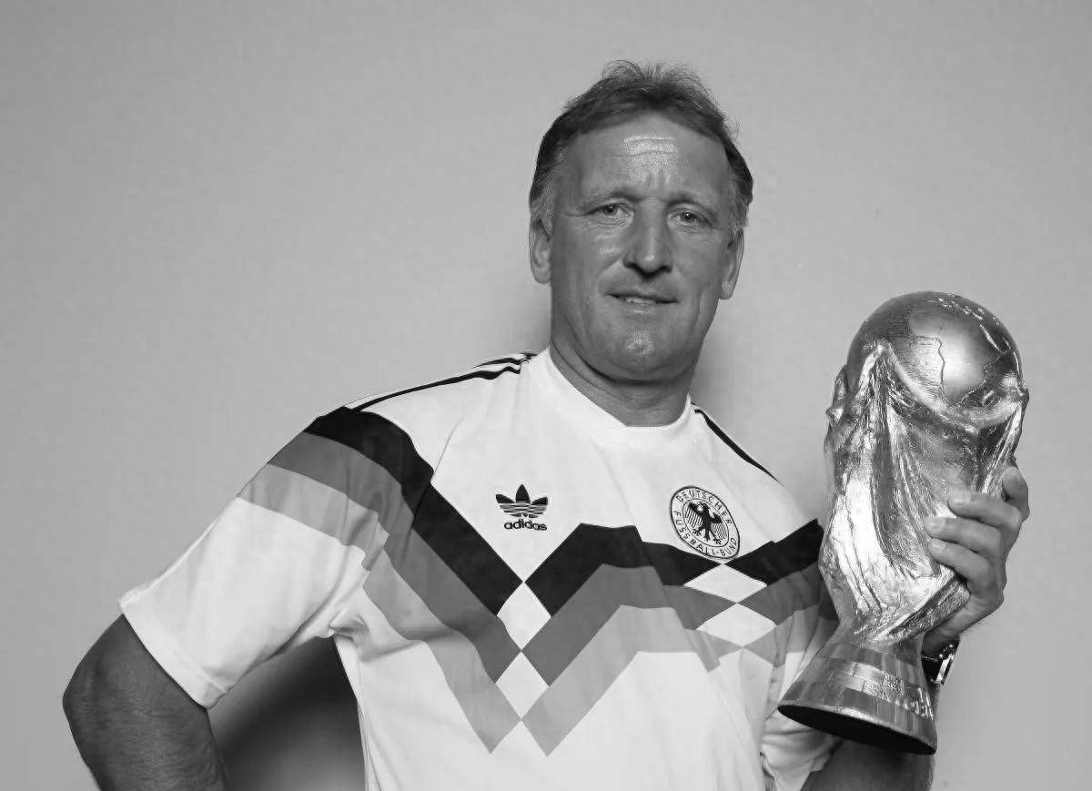 原创图片报国外传奇球星布雷默追悼会近日举行众多名宿到场