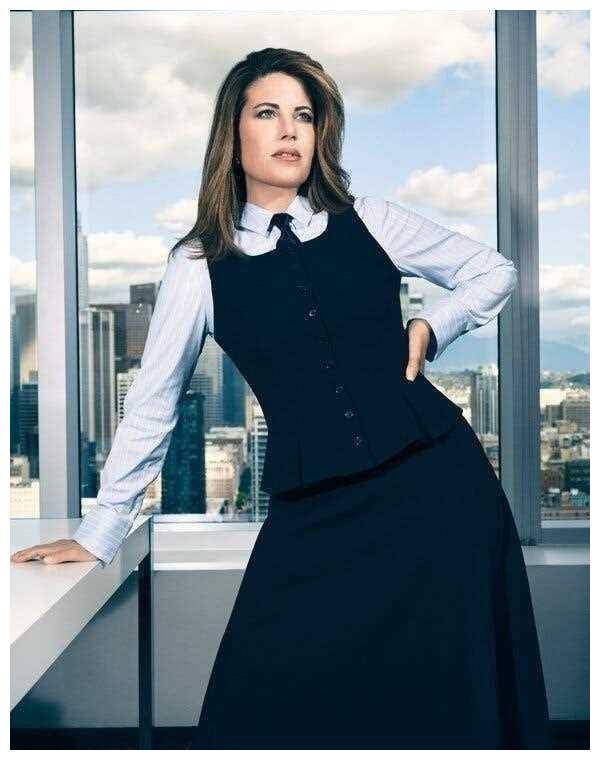 50岁莱温斯基风采依旧拉链门后逆袭成为人生赢家