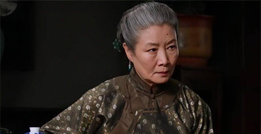 演员吕中:与丈夫恩爱53年,老伴离世后,儿女引领她在悲痛中坚强_话剧