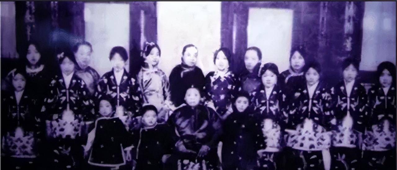 袁克文去世时,遗产仅剩20块无钱办丧,葬礼场面却比父亲的还盛大