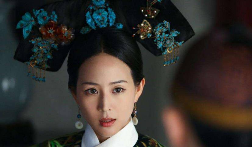 而身份越是尊贵的嫔妃,属于她们的龙华就越是秀丽华美.