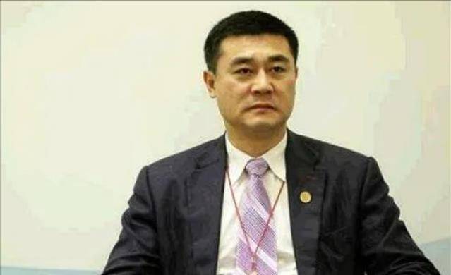 原创深圳富豪的双面人生打造350亿金控帝国背后藏枪沦为阶下囚