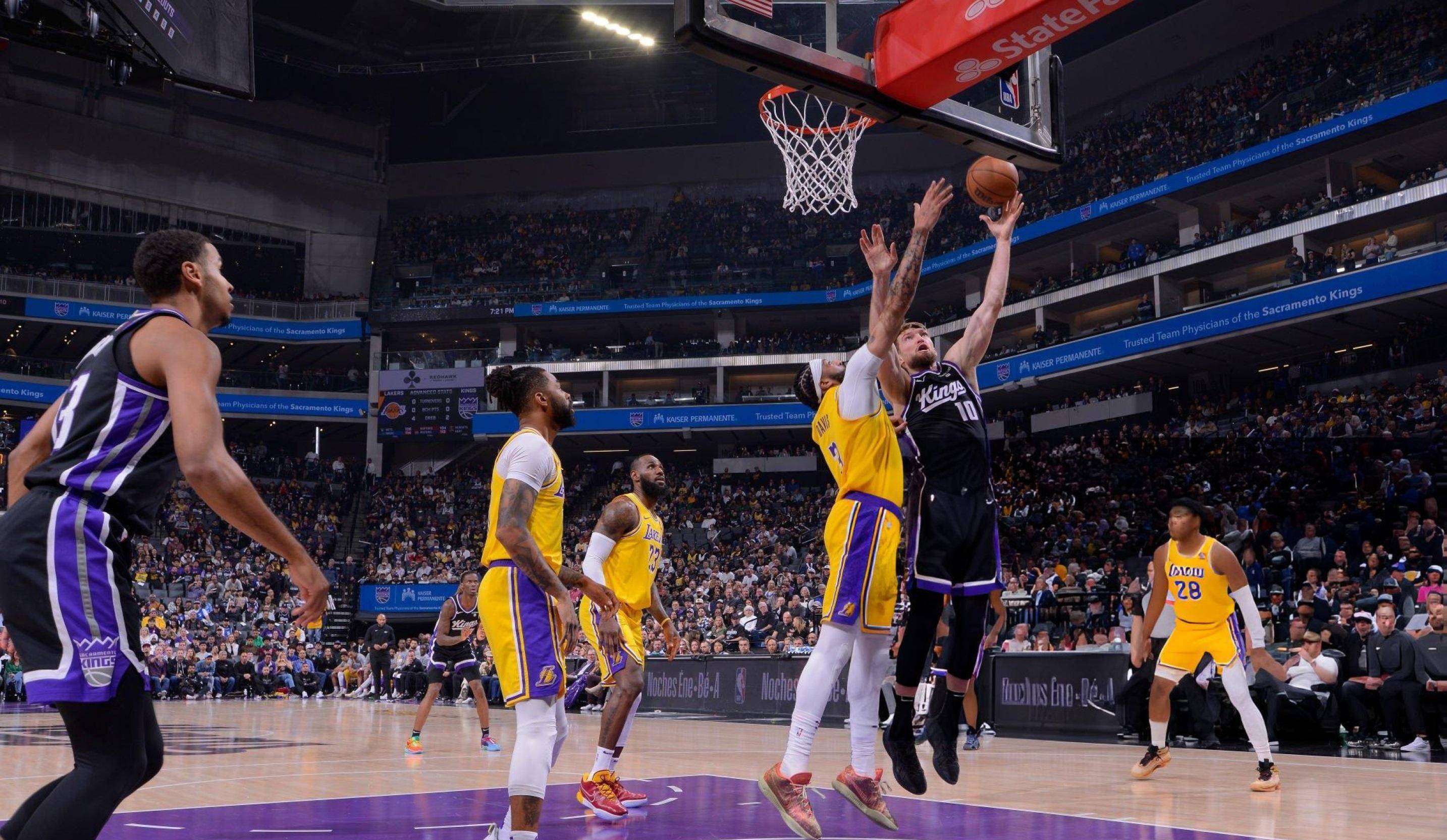 戴维斯面对萨博尼斯仍无胜绩 空砍22 10遭克星三双完爆_比赛_罚球线