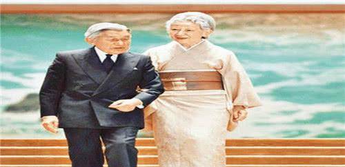 原创傻白甜皇后变身恶毒婆婆折磨高富美儿媳59年结局让人痛心