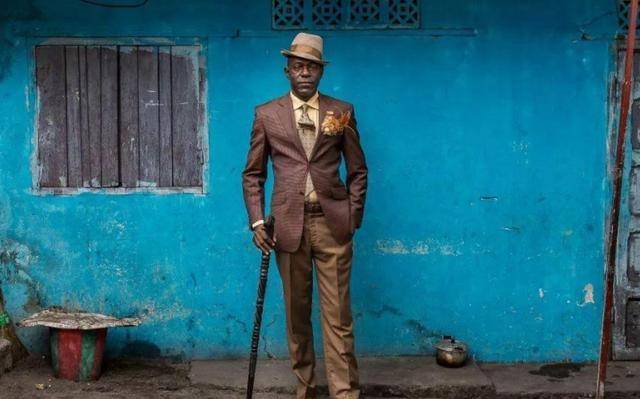 根据调查显示,刚果金经济水平很低,人民生活资料普遍缺乏导致生产水平