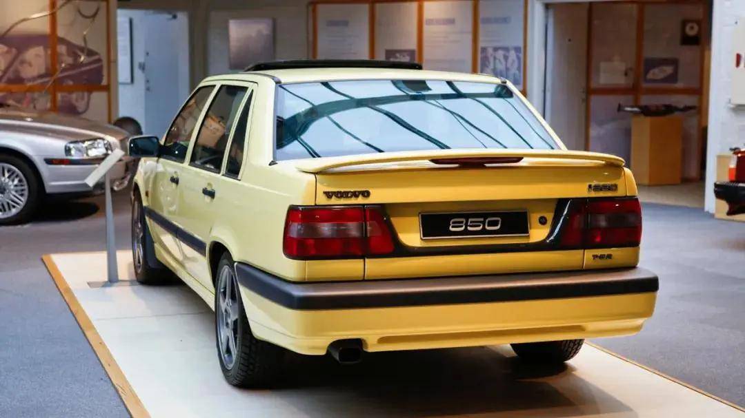"飞行板儿砖"的性能传奇 试驾经典老车沃尔沃850 t-5r_搜狐汽车_搜狐