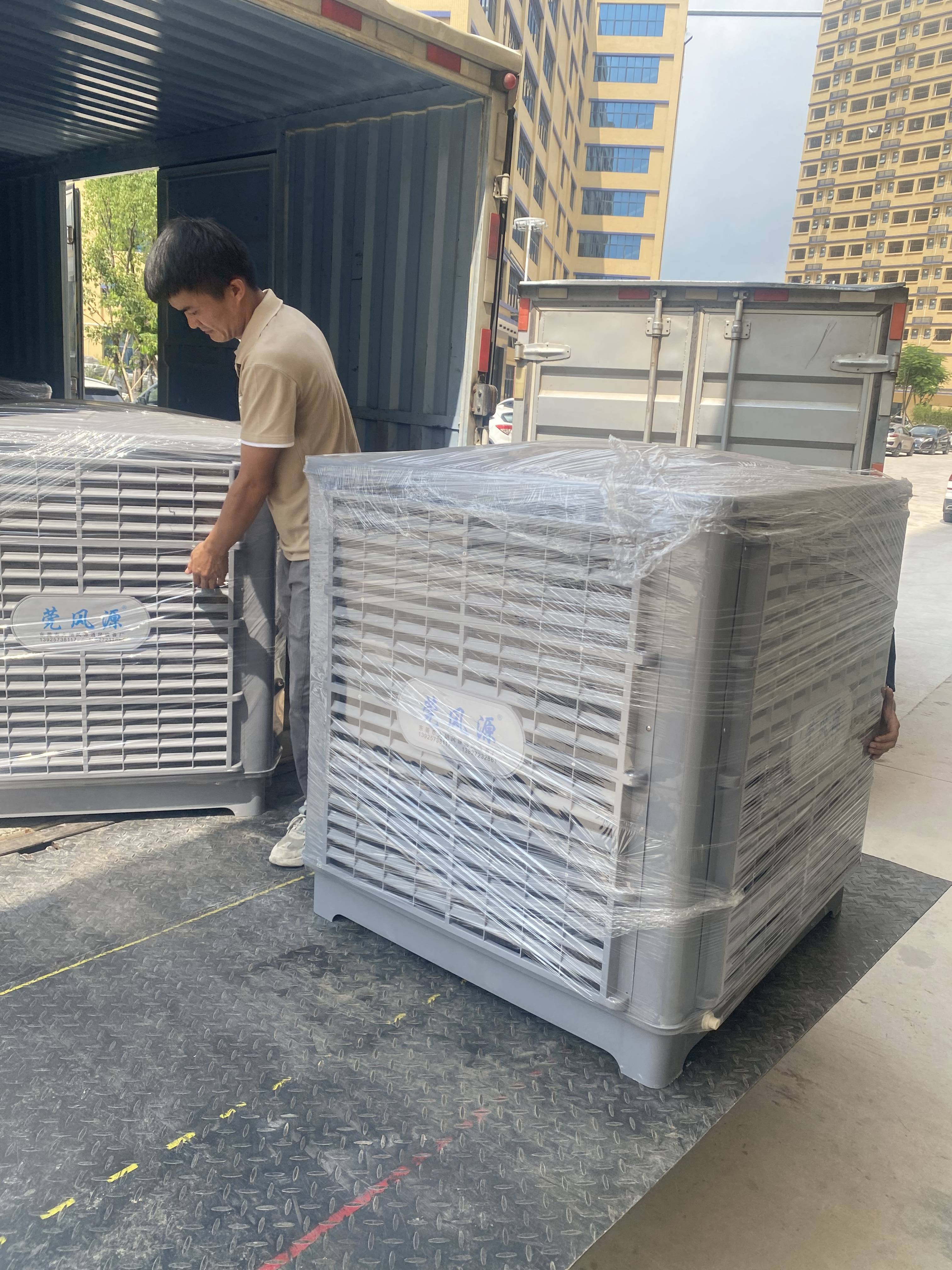 通过引入这款环保空调设备,广州白云水帘冷风机环保空调车间不仅为