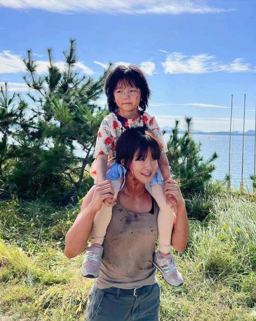 42岁动作女演员"甜蜜家园2"花絮照合集——李诗英