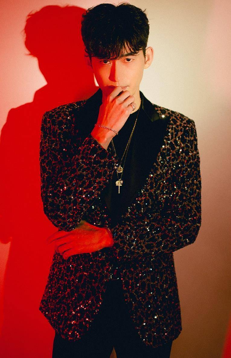 原创张翰偶像包袱太重干农活也不忘耍帅这精致程度也是没谁了